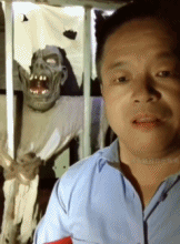 鬼：没见过这样的顾客gif搞笑图片