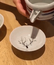 冷感樱花酒杯gif搞笑图片