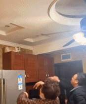 全家盼着你下来gif搞笑图片