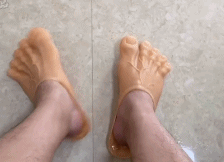 见过最个性的拖鞋gif搞笑图片