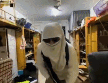 校园和平精英gif搞笑图片