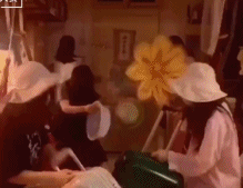 没什么拦得住年轻人造作gif搞笑图片