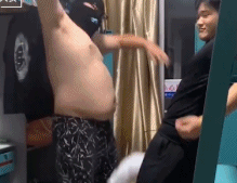 你都有哪些奇葩室友gif搞笑图片