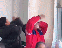 比比谁拉的快gif搞笑图片