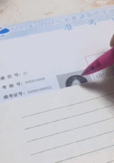 秃头宝贝最后的倔强gif搞笑图片