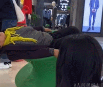 这个椅子有趣gif搞笑图片