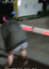 被自己菜到gif搞笑图片