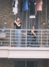 大学生活喜气洋洋gif搞笑图片