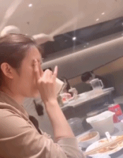 只是想吃个面gif搞笑图片