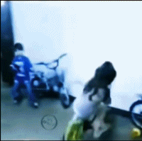 马尾辫小女孩的漂移停车-美女动态图片-gif动态图-izike
