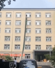顺丰搬家翻滚式运输-搞笑gif动态图片-izike