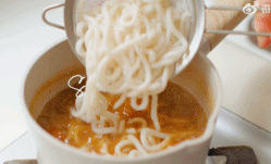 抚慰人心的人间烟火气gif搞笑图片