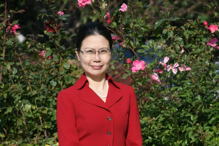 首都经济贸易大学金融学院教授 高杰英