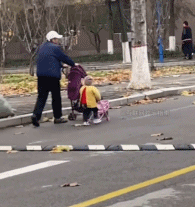 可爱的祖孙gif搞笑图片