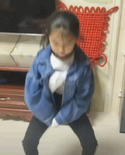 你这衣服里是啥-搞笑gif动态图片 - izike-izike