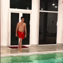 游泳男人快速步入状态-帅哥动态图片-gif动态图-izike
