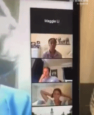 一位同学“惨遭毒手”gif搞笑图片