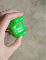 不是这样玩的吧-搞笑gif动态图片 - izike-izike