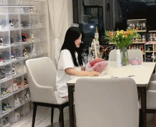 吃糖也要吃最大的gif搞笑图片