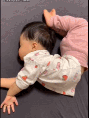 人类幼崽有神功gif搞笑图片