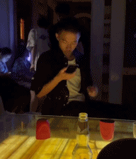 又想换手机了gif搞笑图片