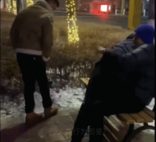 只是一个脚滑gif搞笑图片