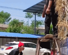 这罐子质量不行啊gif搞笑图片