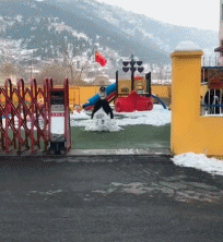 有骨感的雪人gif搞笑图片