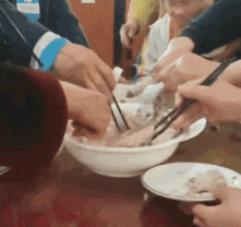 吃席是场战争gif搞笑图片