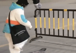 不走寻常路gif搞笑图片