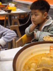 兄弟俩自此有了隔阂-搞笑gif动态图片-izike