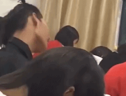 臭男人头发扎两个小辫子-帅哥动态图片-gif动态图-izike