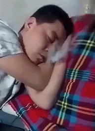 我呼出了啥？-搞笑gif动态图片 - izike-izike