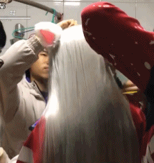 大学男生cosplay背影杀的幻想破灭-帅哥动态图片-gif动态图-izike