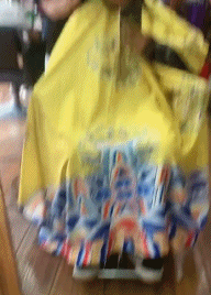 一不小心登基了gif搞笑图片