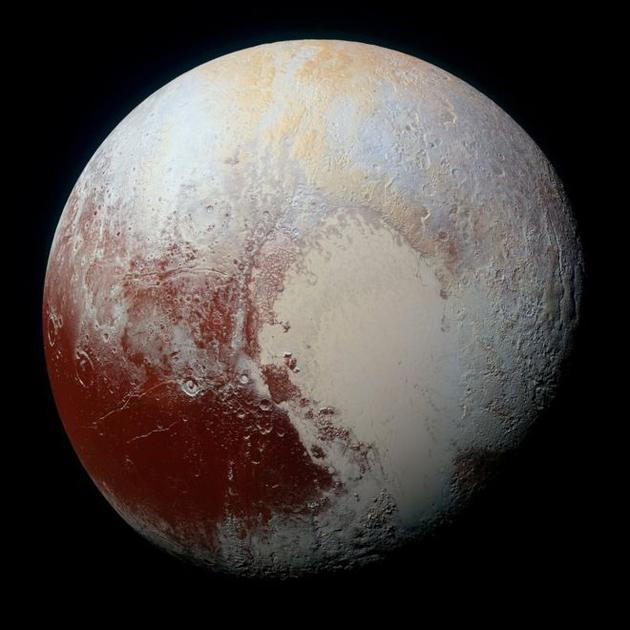 冥王星，2015年7月“新视野号”成为第一艘飞越这颗遥远星球的人类飞船