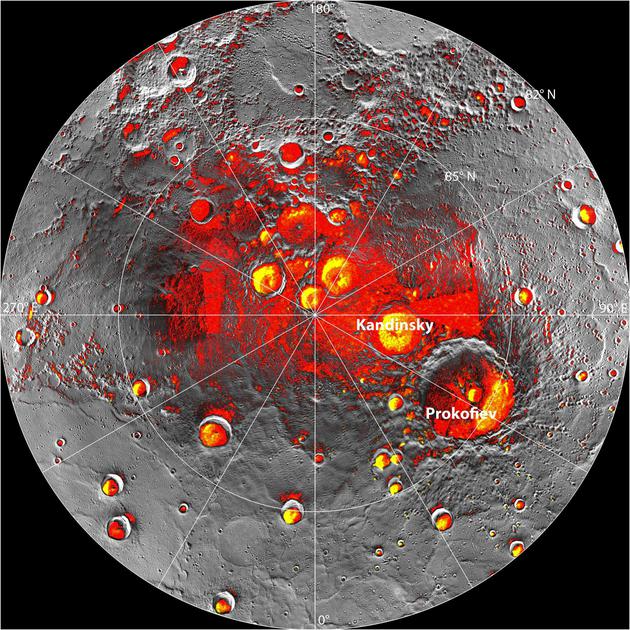 科学家通过信使号发现在水星北极点附近的火山口存在冰和类似煤的冰冻有机物。红色区域为“信使”标记的永久阴影区，黄色区域为地面射电望远镜标记的“亮区”