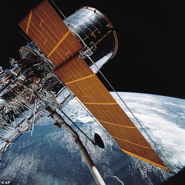 哈勃太空望远镜发射于1990年，本月初出现故障，不得不停止正常工作，使科学家进一步意识到他们非常依赖28年前制造的天文设备，同时，他们对“后继无人”的现状感到担忧。