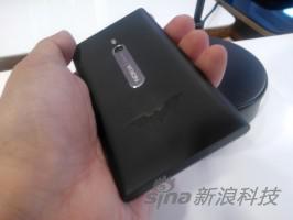 诺基亚Lumia 800黑暗骑士崛起限量版：仅售40部