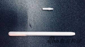 一直有传言说，有一根较短的Apple Pencil 3