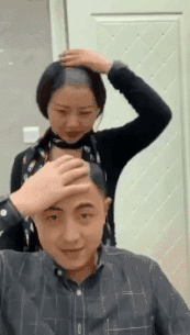 这才叫情侣发型-搞笑gif动态图片 - izike-izike
