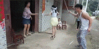 知道真相的她眼泪流了下来-搞笑gif动态图片-izike