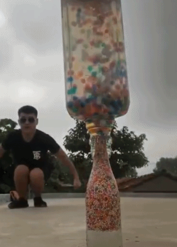 人类迷惑行为-搞笑gif动态图片-izike