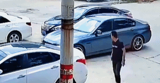 看啥呢这么出神gif搞笑图片