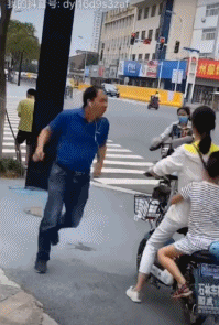 刹车性能牛逼-搞笑gif动态图片-izike