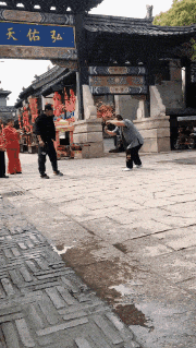 摄影才是隐藏的高手-搞笑gif动态图片-izike