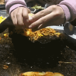 凡走过必留下痕迹-搞笑gif动态图片-izike