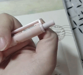 是笔不让我写作业gif搞笑图片