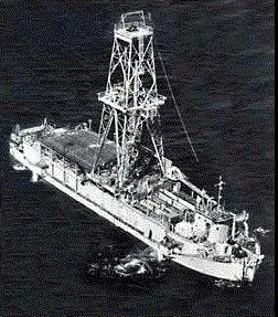 　用于进行“莫霍计划”第一阶段的钻井船CUSS I 号 | Wikipedia.org