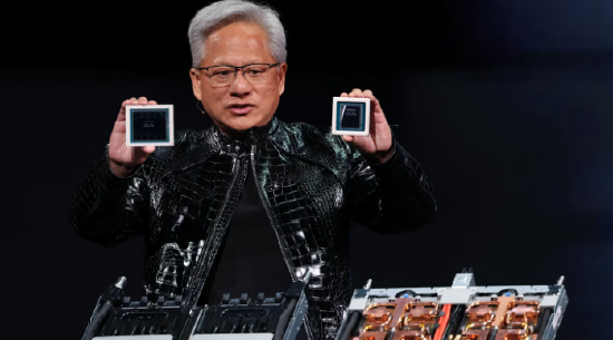 华尔街5000亿美元豪赌：英伟达AI芯片将长期保值，挑战科技资产贬值铁律